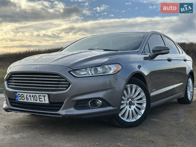Серый Форд Фьюжн, объемом двигателя 2 л и пробегом 244 тыс. км за 9999 $, фото 10 на Automoto.ua