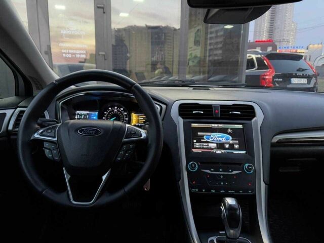 Сірий Форд Фьюжен, об'ємом двигуна 0 л та пробігом 223 тис. км за 9990 $, фото 13 на Automoto.ua