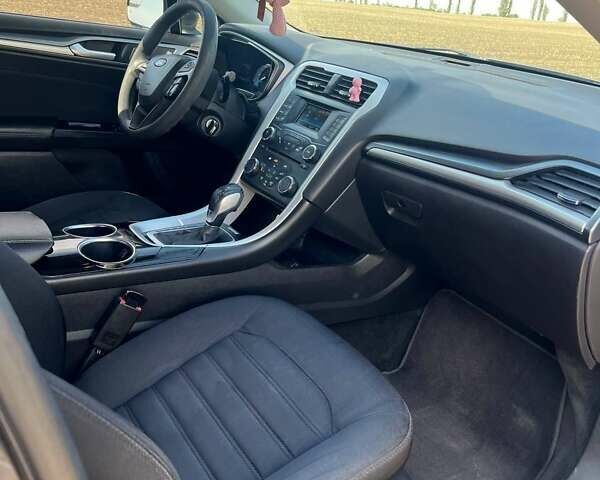 Серый Форд Фьюжн, объемом двигателя 2 л и пробегом 245 тыс. км за 10500 $, фото 15 на Automoto.ua