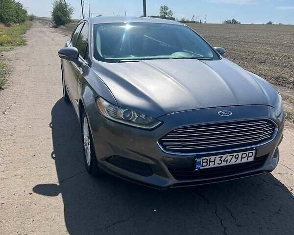 Серый Форд Фьюжн, объемом двигателя 2 л и пробегом 245 тыс. км за 10500 $, фото 2 на Automoto.ua