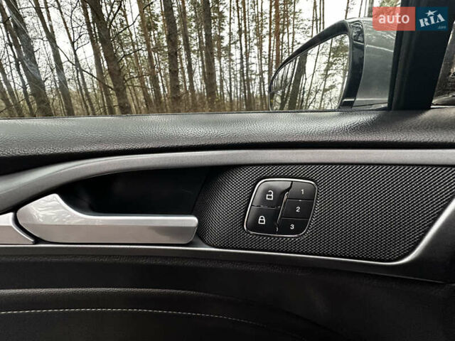 Сірий Форд Фьюжен, об'ємом двигуна 2 л та пробігом 250 тис. км за 7400 $, фото 27 на Automoto.ua