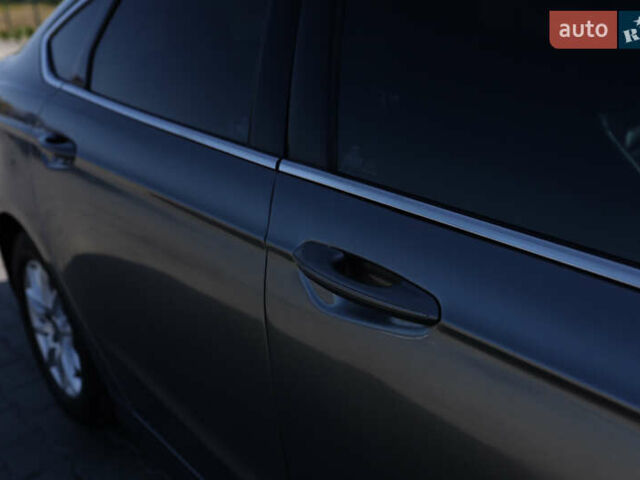 Серый Форд Фьюжн, объемом двигателя 2 л и пробегом 197 тыс. км за 9600 $, фото 3 на Automoto.ua