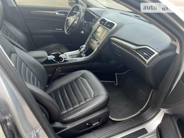 Форд Фьюжн 2013 в Полтаве на Automoto.ua Серый Форд Фьюжн, объемом двигателя 2 л и пробегом 162 тыс. км за 12300 $, фото 16 на Automoto.ua