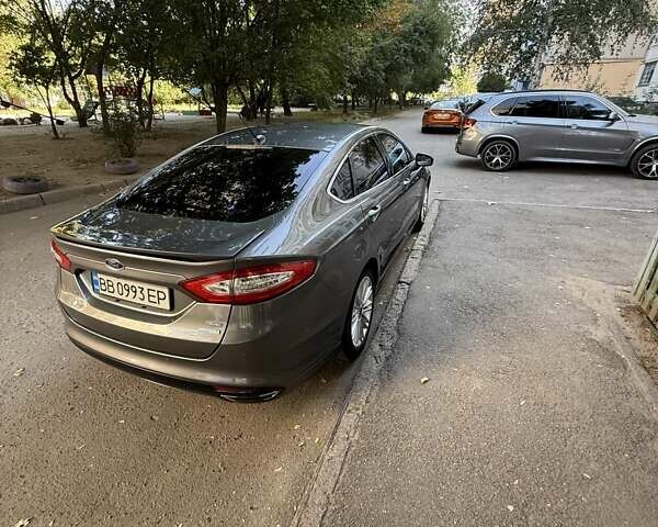 Сірий Форд Фьюжен, об'ємом двигуна 2 л та пробігом 220 тис. км за 9400 $, фото 5 на Automoto.ua