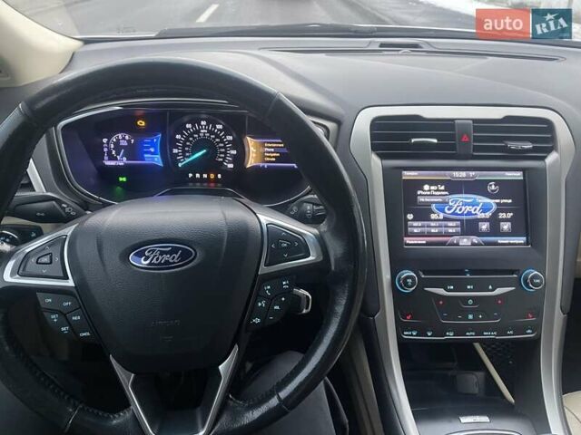 Серый Форд Фьюжн, объемом двигателя 1.6 л и пробегом 135 тыс. км за 7400 $, фото 15 на Automoto.ua