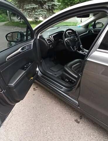 Сірий Форд Фьюжен, об'ємом двигуна 1.6 л та пробігом 290 тис. км за 9620 $, фото 17 на Automoto.ua