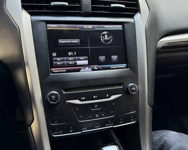 Сірий Форд Фьюжен, об'ємом двигуна 2 л та пробігом 220 тис. км за 9400 $, фото 12 на Automoto.ua