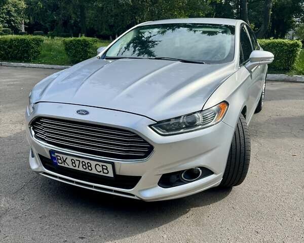 Форд Фьюжн 2013 в Дубно на Automoto.ua Серый Форд Фьюжн, объемом двигателя 2 л и пробегом 190 тыс. км за 8500 $, фото 1 на Automoto.ua