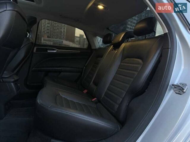 Серый Форд Фьюжн, объемом двигателя 1.6 л и пробегом 223 тыс. км за 9990 $, фото 9 на Automoto.ua