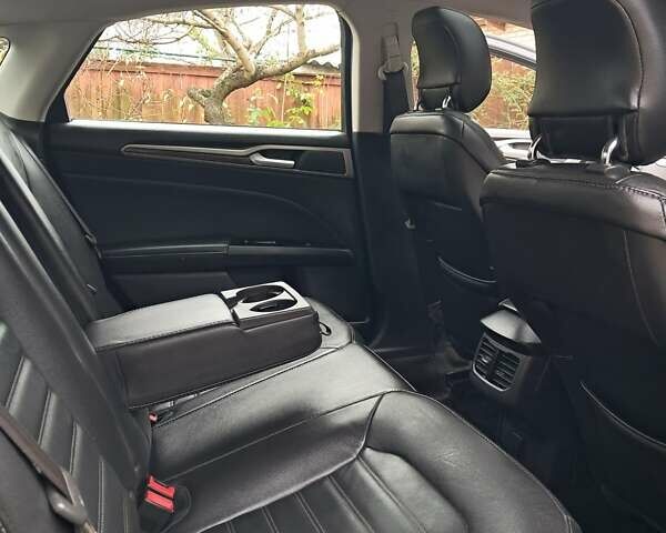 Серый Форд Фьюжн, объемом двигателя 1.6 л и пробегом 198 тыс. км за 8300 $, фото 14 на Automoto.ua