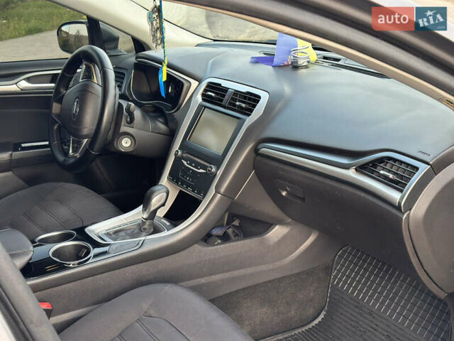 Серый Форд Фьюжн, объемом двигателя 2 л и пробегом 244 тыс. км за 9999 $, фото 13 на Automoto.ua