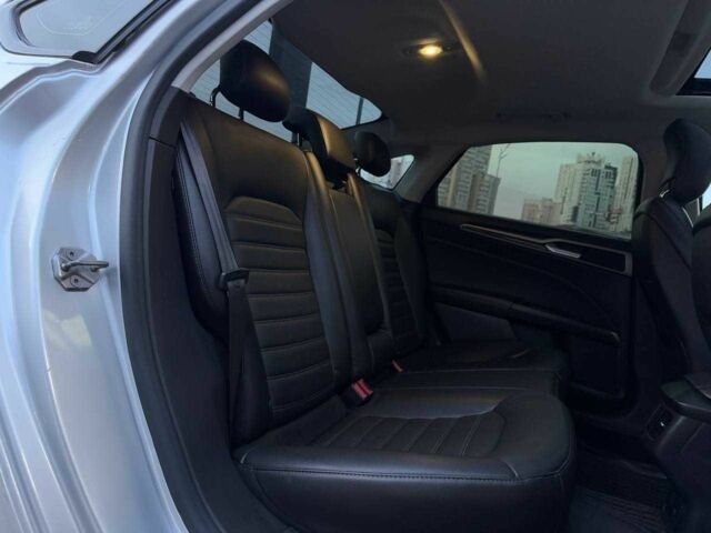 Сірий Форд Фьюжен, об'ємом двигуна 0 л та пробігом 223 тис. км за 9990 $, фото 10 на Automoto.ua