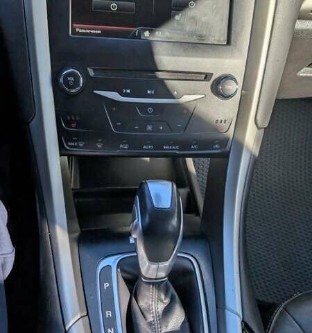 Сірий Форд Фьюжен, об'ємом двигуна 2 л та пробігом 235 тис. км за 12000 $, фото 3 на Automoto.ua