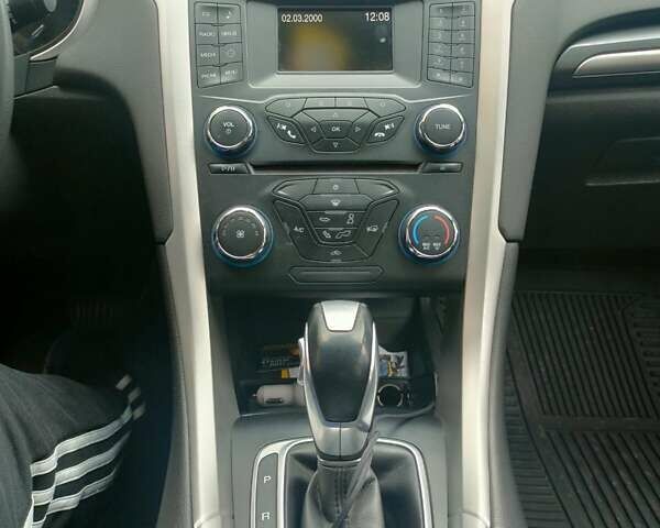 Серый Форд Фьюжн, объемом двигателя 1.6 л и пробегом 232 тыс. км за 8300 $, фото 5 на Automoto.ua