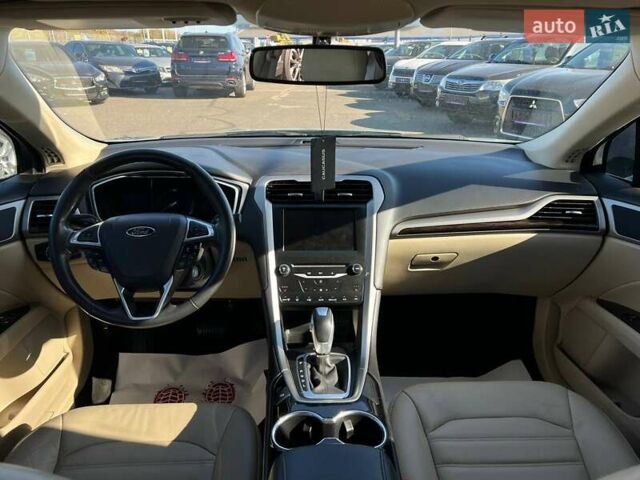 Серый Форд Фьюжн, объемом двигателя 2 л и пробегом 181 тыс. км за 11499 $, фото 12 на Automoto.ua