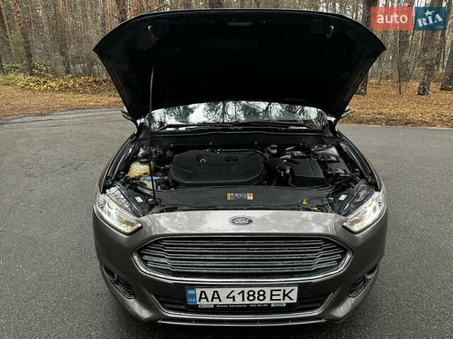 Сірий Форд Фьюжен, об'ємом двигуна 2 л та пробігом 250 тис. км за 7400 $, фото 31 на Automoto.ua