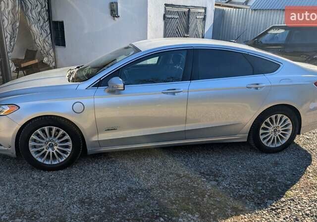 Сірий Форд Фьюжен, об'ємом двигуна 2 л та пробігом 235 тис. км за 12000 $, фото 6 на Automoto.ua