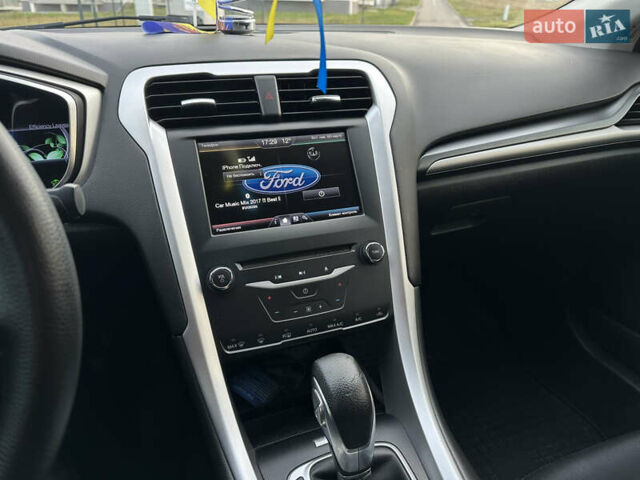 Серый Форд Фьюжн, объемом двигателя 2 л и пробегом 244 тыс. км за 9999 $, фото 27 на Automoto.ua
