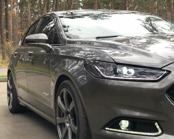 Сірий Форд Фьюжен, об'ємом двигуна 2 л та пробігом 220 тис. км за 12700 $, фото 2 на Automoto.ua