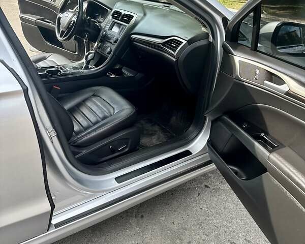 Форд Фьюжн 2013 в Дубно на Automoto.ua Серый Форд Фьюжн, объемом двигателя 2 л и пробегом 190 тыс. км за 8500 $, фото 11 на Automoto.ua