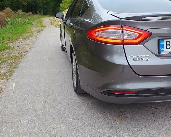 Сірий Форд Фьюжен, об'ємом двигуна 2 л та пробігом 231 тис. км за 10900 $, фото 47 на Automoto.ua