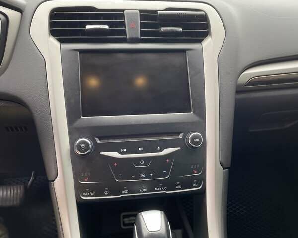 Сірий Форд Фьюжен, об'ємом двигуна 2 л та пробігом 158 тис. км за 10900 $, фото 6 на Automoto.ua