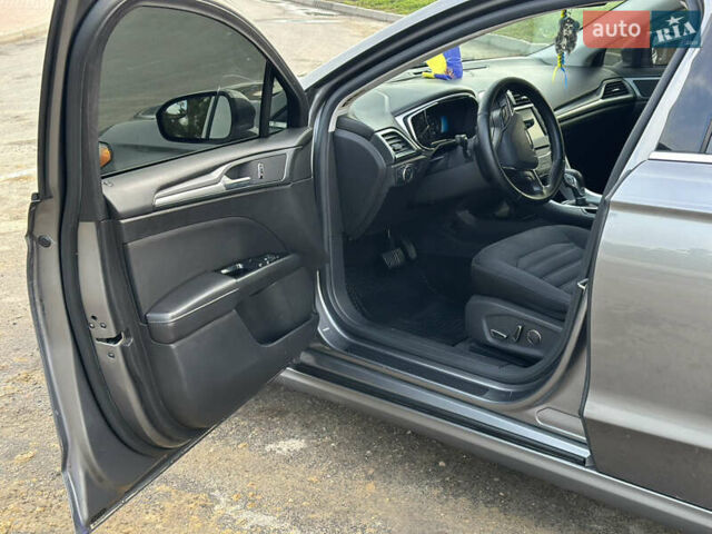 Серый Форд Фьюжн, объемом двигателя 2 л и пробегом 244 тыс. км за 9999 $, фото 17 на Automoto.ua
