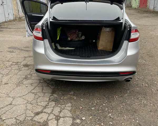 Сірий Форд Фьюжен, об'ємом двигуна 2.49 л та пробігом 225 тис. км за 8600 $, фото 5 на Automoto.ua