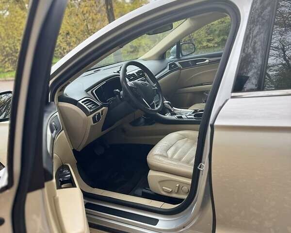 Форд Фьюжн 2013 в Кривом Роге на Automoto.ua Серый Форд Фьюжн, объемом двигателя 2 л и пробегом 226 тыс. км за 11000 $, фото 4 на Automoto.ua