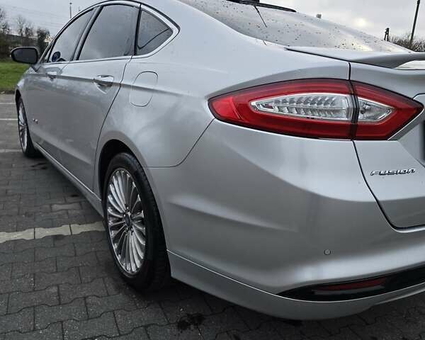 Серый Форд Фьюжн, объемом двигателя 2 л и пробегом 90 тыс. км за 12500 $, фото 3 на Automoto.ua