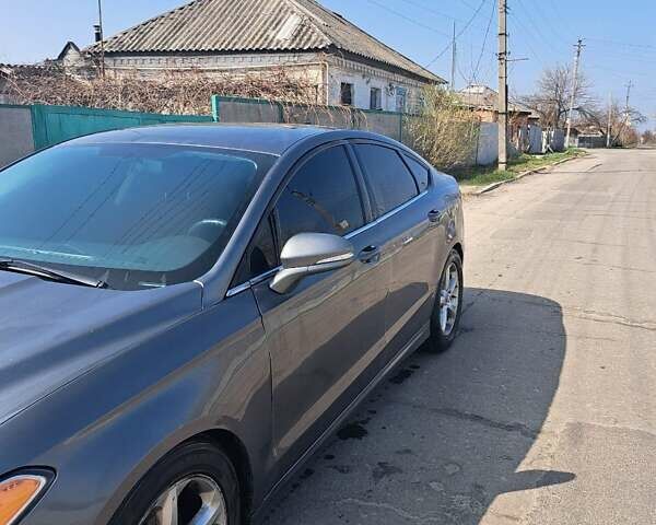 Сірий Форд Фьюжен, об'ємом двигуна 2 л та пробігом 237 тис. км за 8800 $, фото 4 на Automoto.ua
