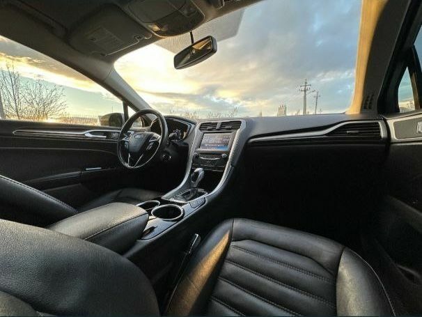 Серый Форд Фьюжн, объемом двигателя 0 л и пробегом 236 тыс. км за 11500 $, фото 5 на Automoto.ua