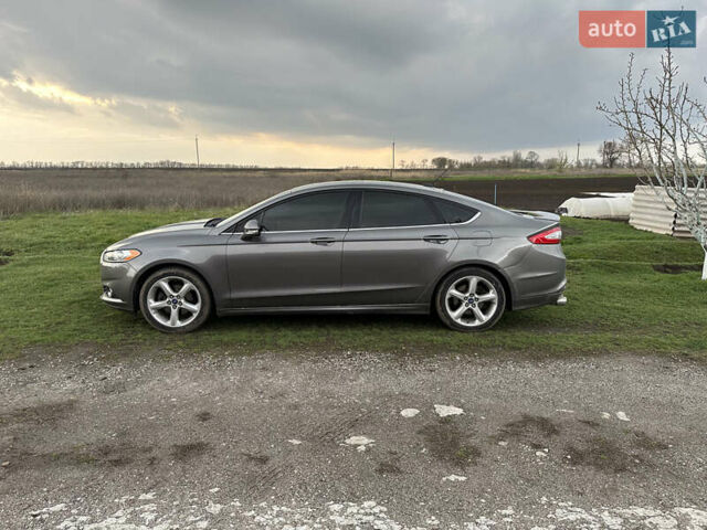 Сірий Форд Фьюжен, об'ємом двигуна 2.49 л та пробігом 211 тис. км за 9200 $, фото 13 на Automoto.ua