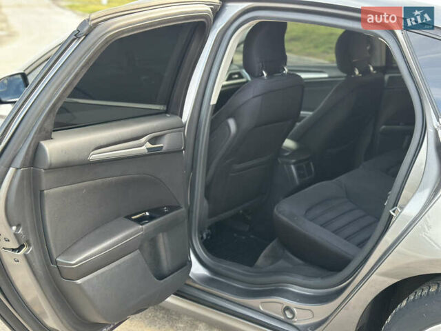 Серый Форд Фьюжн, объемом двигателя 2 л и пробегом 244 тыс. км за 9999 $, фото 16 на Automoto.ua