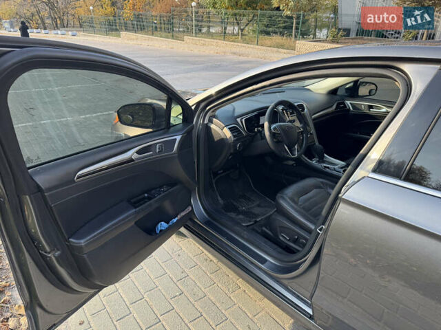 Серый Форд Фьюжн, объемом двигателя 2 л и пробегом 248 тыс. км за 8100 $, фото 8 на Automoto.ua