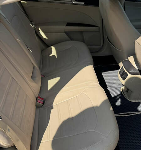 Сірий Форд Фьюжен, об'ємом двигуна 2.4 л та пробігом 200 тис. км за 9000 $, фото 8 на Automoto.ua