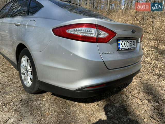 Серый Форд Фьюжн, объемом двигателя 2.49 л и пробегом 170 тыс. км за 10800 $, фото 4 на Automoto.ua