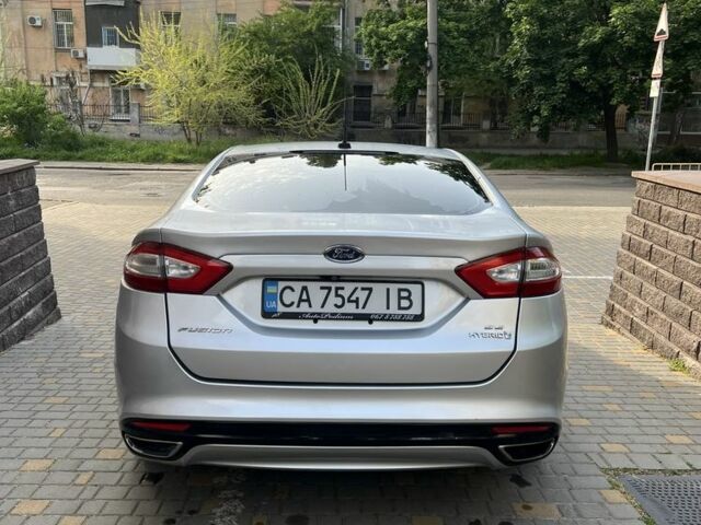 Серый Форд Фьюжн, объемом двигателя 2 л и пробегом 187 тыс. км за 11800 $, фото 5 на Automoto.ua