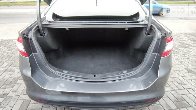 Серый Форд Фьюжн, объемом двигателя 2.5 л и пробегом 198 тыс. км за 11500 $, фото 9 на Automoto.ua