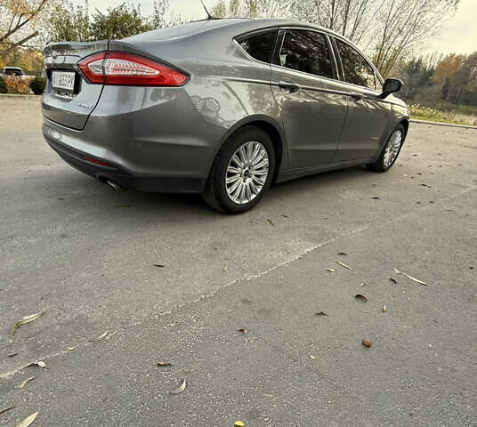 Серый Форд Фьюжн, объемом двигателя 2 л и пробегом 253 тыс. км за 10200 $, фото 3 на Automoto.ua