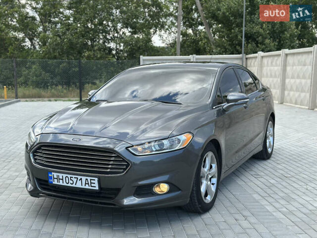 Сірий Форд Фьюжен, об'ємом двигуна 2 л та пробігом 160 тис. км за 9000 $, фото 4 на Automoto.ua
