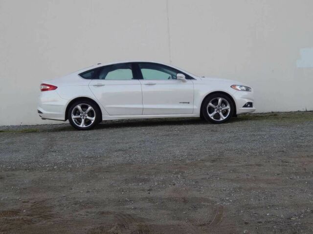 Серый Форд Фьюжн, объемом двигателя 2 л и пробегом 84 тыс. км за 18900 $, фото 4 на Automoto.ua