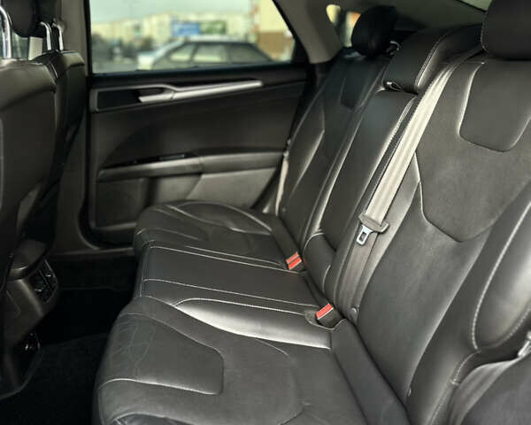 Серый Форд Фьюжн, объемом двигателя 2.49 л и пробегом 207 тыс. км за 10500 $, фото 7 на Automoto.ua