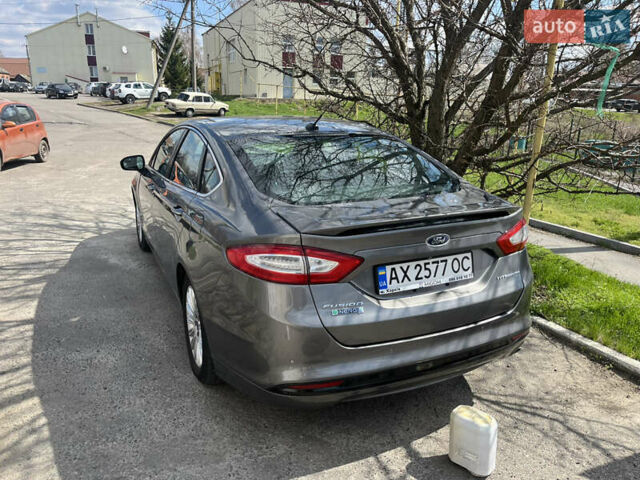 Серый Форд Фьюжн, объемом двигателя 2 л и пробегом 180 тыс. км за 10500 $, фото 1 на Automoto.ua