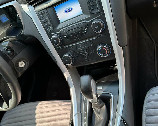 Серый Форд Фьюжн, объемом двигателя 2.49 л и пробегом 170 тыс. км за 10800 $, фото 13 на Automoto.ua