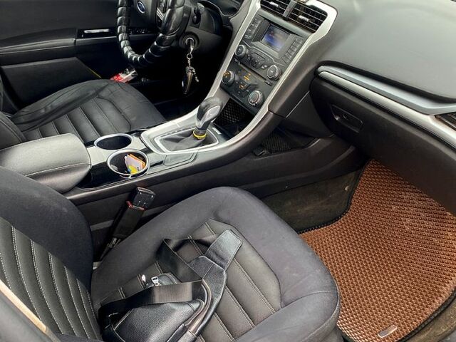 Серый Форд Фьюжн, объемом двигателя 2.5 л и пробегом 180 тыс. км за 9300 $, фото 4 на Automoto.ua