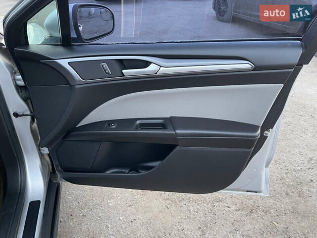 Серый Форд Фьюжн, объемом двигателя 2.49 л и пробегом 241 тыс. км за 9300 $, фото 10 на Automoto.ua