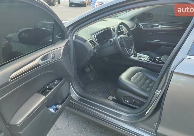 Серый Форд Фьюжн, объемом двигателя 2 л и пробегом 197 тыс. км за 12500 $, фото 12 на Automoto.ua