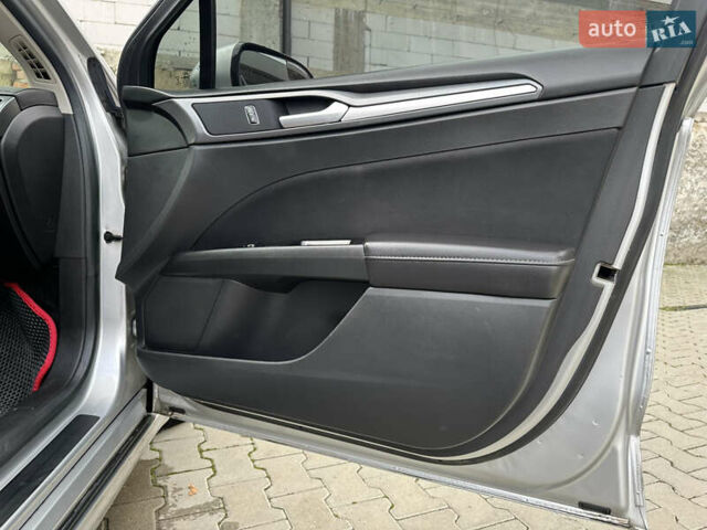 Серый Форд Фьюжн, объемом двигателя 2.5 л и пробегом 227 тыс. км за 8800 $, фото 9 на Automoto.ua