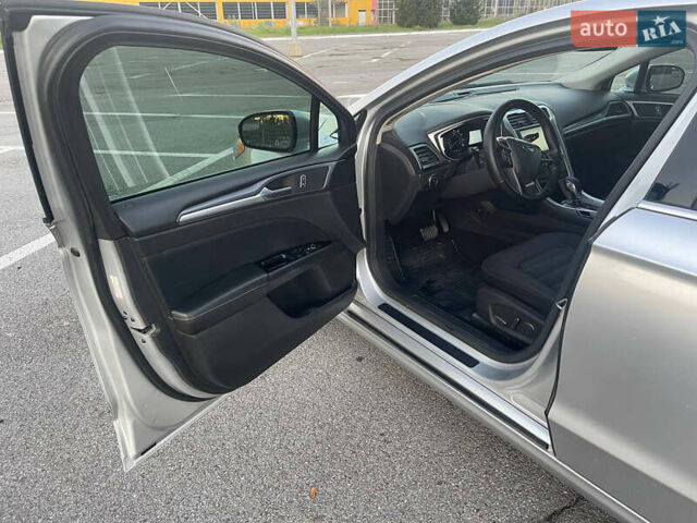 Форд Фьюжн 2014 в Черновцах на Automoto.ua Серый Форд Фьюжн, объемом двигателя 2.49 л и пробегом 230 тыс. км за 9300 $, фото 5 на Automoto.ua